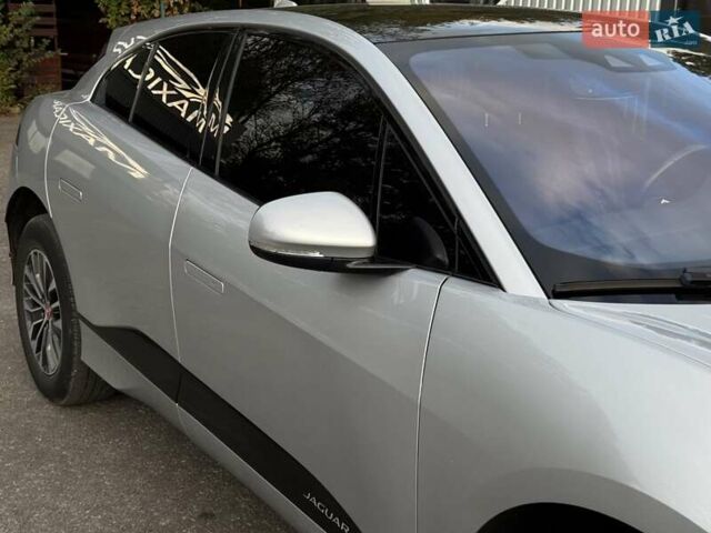 Серый Ягуар I-Pace, объемом двигателя 0 л и пробегом 209 тыс. км за 20900 $, фото 21 на Automoto.ua