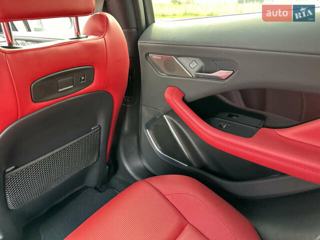 Серый Ягуар I-Pace, объемом двигателя 0 л и пробегом 90 тыс. км за 28300 $, фото 38 на Automoto.ua