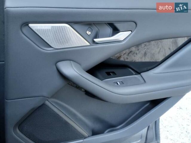 Серый Ягуар I-Pace, объемом двигателя 0 л и пробегом 107 тыс. км за 23500 $, фото 10 на Automoto.ua