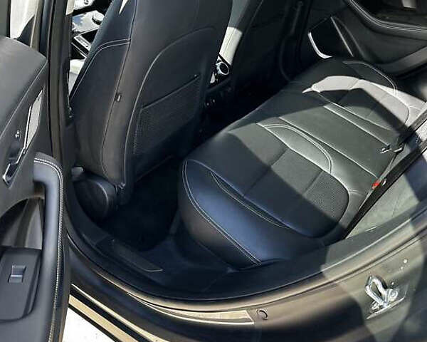 Серый Ягуар I-Pace, объемом двигателя 0 л и пробегом 89 тыс. км за 16500 $, фото 9 на Automoto.ua