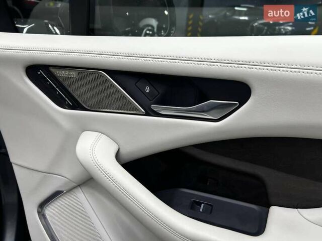 Серый Ягуар I-Pace, объемом двигателя 0 л и пробегом 152 тыс. км за 26000 $, фото 10 на Automoto.ua