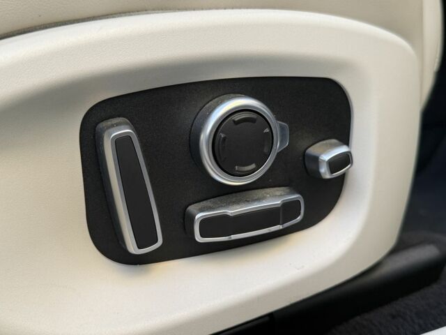 Серый Ягуар I-Pace, объемом двигателя 0 л и пробегом 123 тыс. км за 22999 $, фото 17 на Automoto.ua