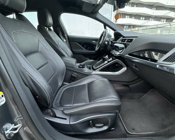 Серый Ягуар I-Pace, объемом двигателя 0 л и пробегом 149 тыс. км за 21900 $, фото 45 на Automoto.ua