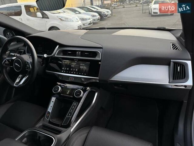 Серый Ягуар I-Pace, объемом двигателя 0 л и пробегом 209 тыс. км за 20900 $, фото 64 на Automoto.ua