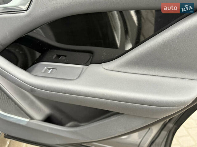 Сірий Ягуар I-Pace, об'ємом двигуна 0 л та пробігом 135 тис. км за 22999 $, фото 49 на Automoto.ua