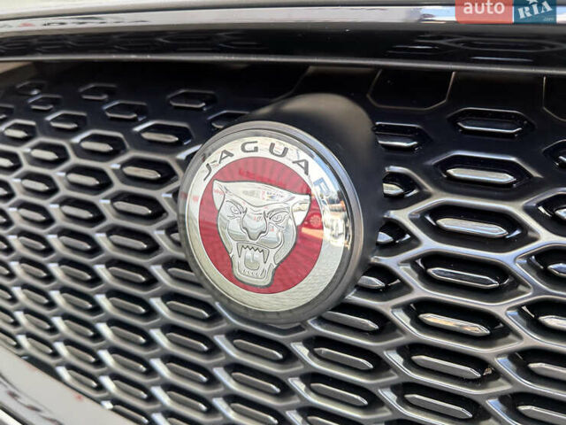 Серый Ягуар I-Pace, объемом двигателя 0 л и пробегом 81 тыс. км за 25250 $, фото 19 на Automoto.ua