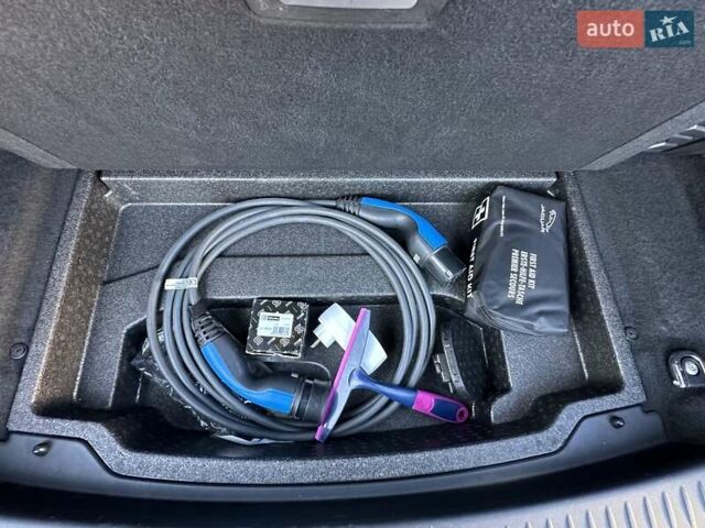 Серый Ягуар I-Pace, объемом двигателя 0 л и пробегом 94 тыс. км за 25900 $, фото 85 на Automoto.ua