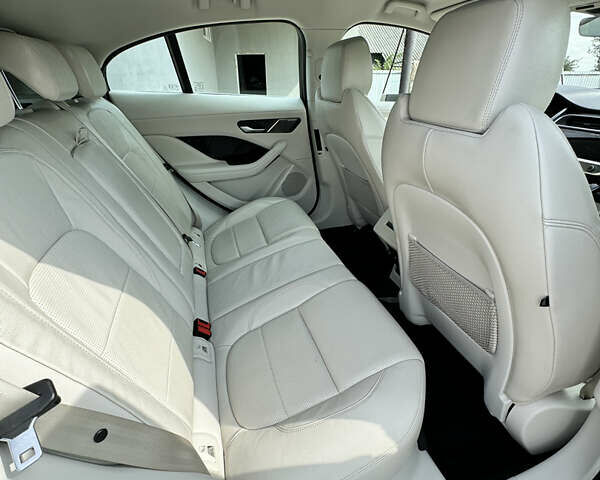 Серый Ягуар I-Pace, объемом двигателя 0 л и пробегом 169 тыс. км за 24999 $, фото 15 на Automoto.ua