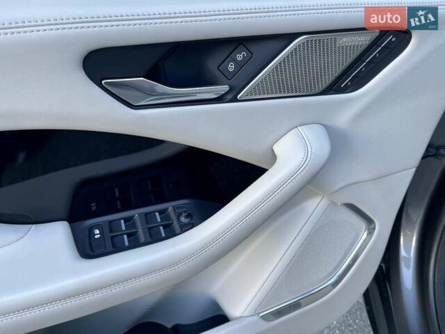 Серый Ягуар I-Pace, объемом двигателя 0 л и пробегом 83 тыс. км за 29500 $, фото 19 на Automoto.ua