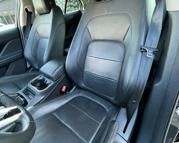Серый Ягуар I-Pace, объемом двигателя 0 л и пробегом 132 тыс. км за 19999 $, фото 15 на Automoto.ua