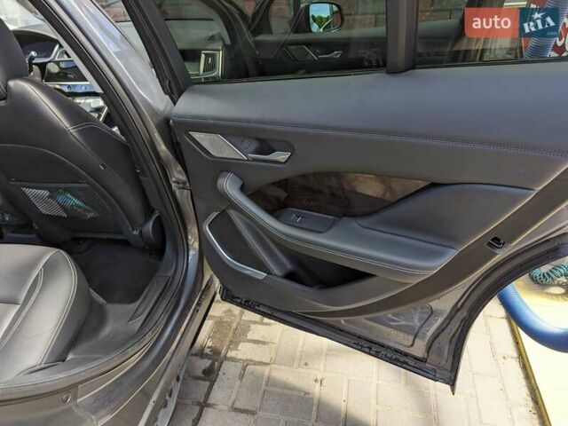 Серый Ягуар I-Pace, объемом двигателя 0 л и пробегом 72 тыс. км за 29499 $, фото 13 на Automoto.ua