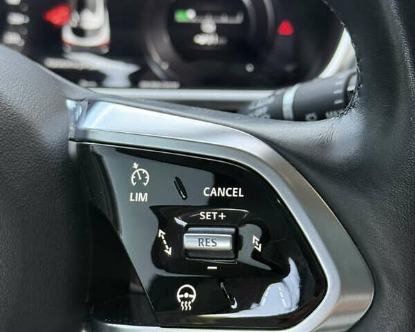 Серый Ягуар I-Pace, объемом двигателя 0 л и пробегом 89 тыс. км за 25400 $, фото 15 на Automoto.ua