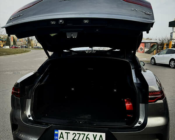 Серый Ягуар I-Pace, объемом двигателя 0 л и пробегом 122 тыс. км за 24500 $, фото 4 на Automoto.ua