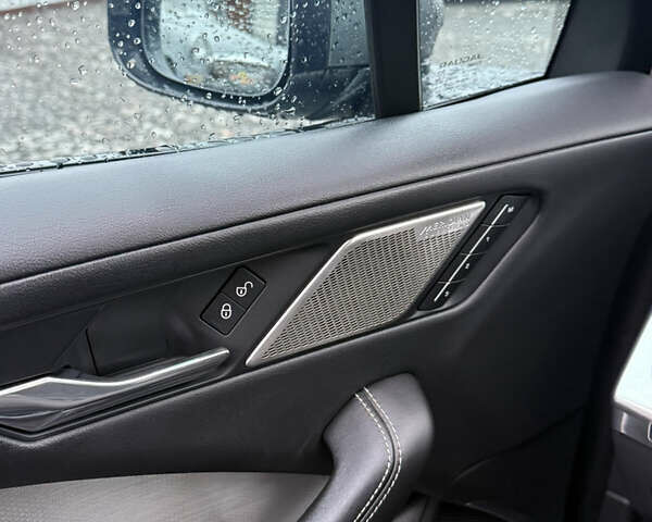 Серый Ягуар I-Pace, объемом двигателя 0 л и пробегом 169 тыс. км за 24999 $, фото 11 на Automoto.ua