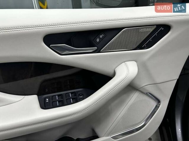 Серый Ягуар I-Pace, объемом двигателя 0 л и пробегом 152 тыс. км за 26000 $, фото 25 на Automoto.ua