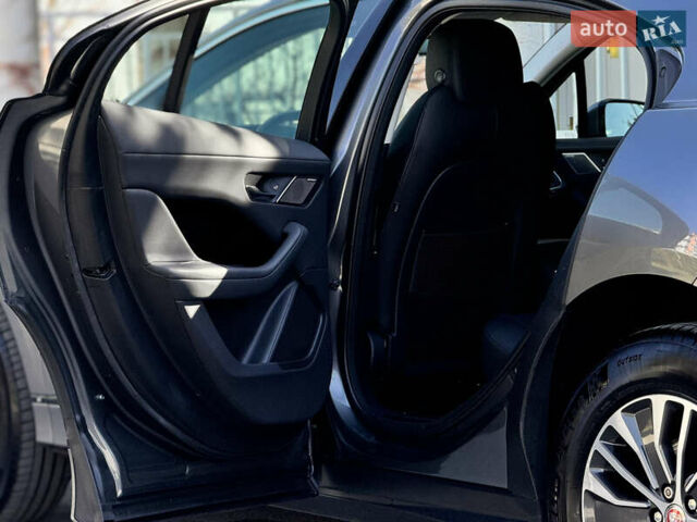 Серый Ягуар I-Pace, объемом двигателя 0 л и пробегом 142 тыс. км за 20900 $, фото 51 на Automoto.ua