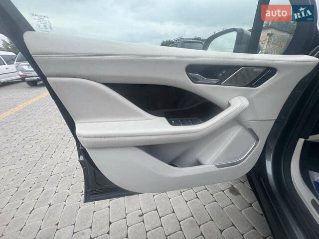 Серый Ягуар I-Pace, объемом двигателя 0 л и пробегом 129 тыс. км за 26500 $, фото 60 на Automoto.ua