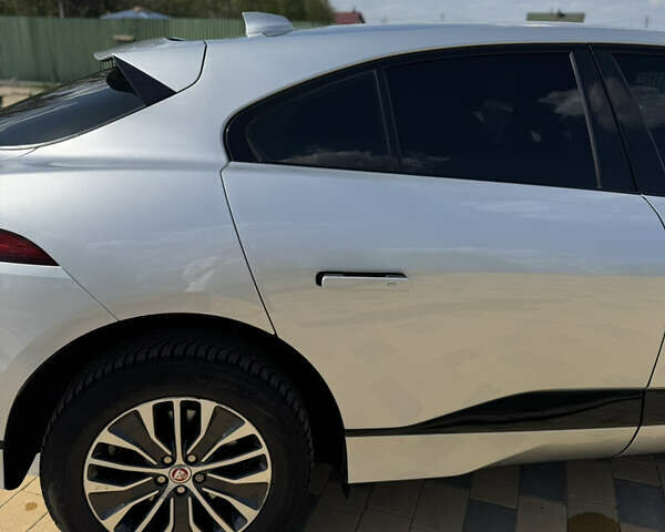 Серый Ягуар I-Pace, объемом двигателя 0 л и пробегом 212 тыс. км за 20500 $, фото 27 на Automoto.ua