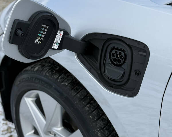 Серый Ягуар I-Pace, объемом двигателя 0 л и пробегом 169 тыс. км за 23499 $, фото 98 на Automoto.ua