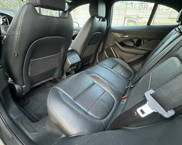 Серый Ягуар I-Pace, объемом двигателя 0 л и пробегом 149 тыс. км за 21900 $, фото 49 на Automoto.ua