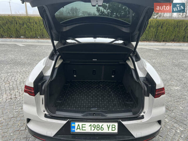 Серый Ягуар I-Pace, объемом двигателя 0 л и пробегом 49 тыс. км за 28300 $, фото 6 на Automoto.ua