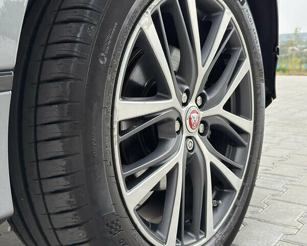 Серый Ягуар I-Pace, объемом двигателя 0 л и пробегом 112 тыс. км за 26500 $, фото 68 на Automoto.ua