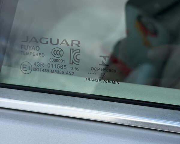 Серый Ягуар I-Pace, объемом двигателя 0 л и пробегом 169 тыс. км за 23499 $, фото 100 на Automoto.ua