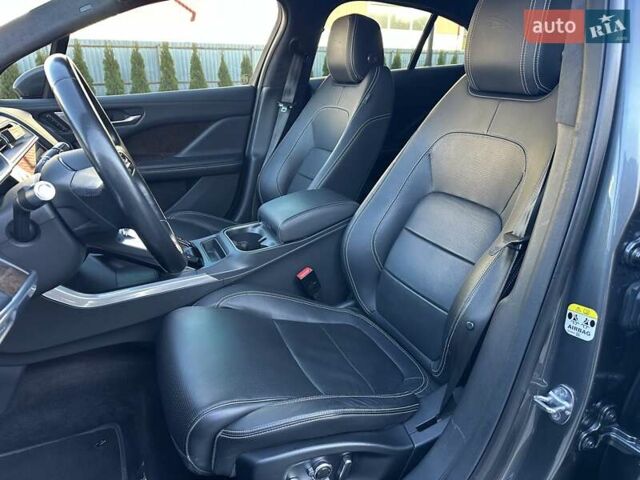 Серый Ягуар I-Pace, объемом двигателя 0 л и пробегом 94 тыс. км за 25900 $, фото 61 на Automoto.ua