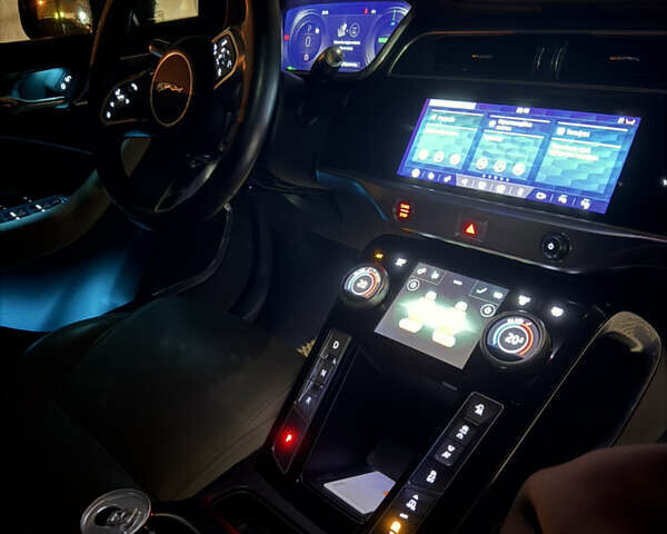 Серый Ягуар I-Pace, объемом двигателя 0 л и пробегом 117 тыс. км за 27000 $, фото 24 на Automoto.ua