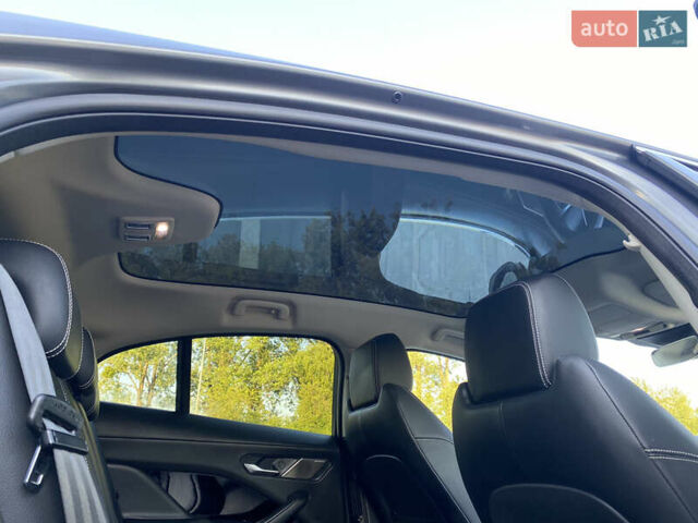Серый Ягуар I-Pace, объемом двигателя 0 л и пробегом 157 тыс. км за 23500 $, фото 7 на Automoto.ua