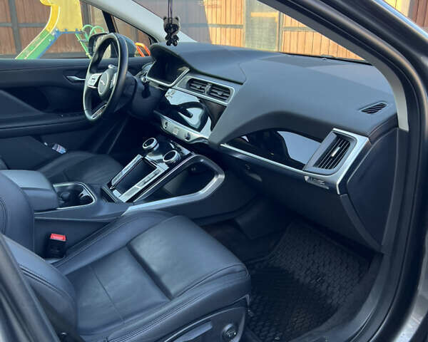 Серый Ягуар I-Pace, объемом двигателя 0 л и пробегом 132 тыс. км за 19999 $, фото 23 на Automoto.ua