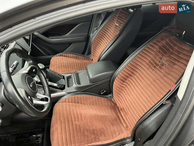 Серый Ягуар I-Pace, объемом двигателя 0 л и пробегом 131 тыс. км за 20950 $, фото 19 на Automoto.ua