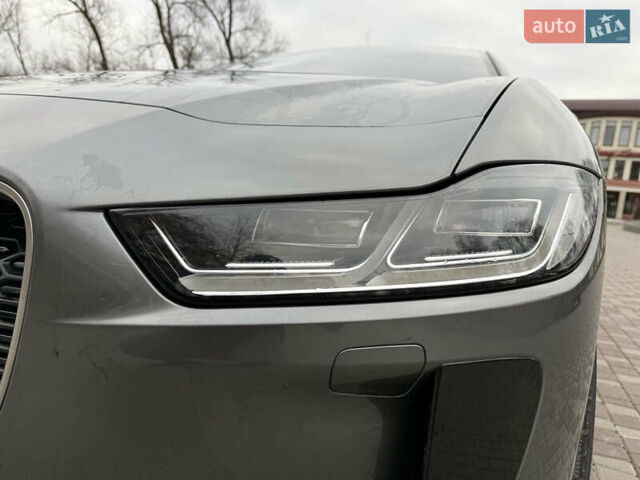 Серый Ягуар I-Pace, объемом двигателя 0 л и пробегом 117 тыс. км за 27000 $, фото 23 на Automoto.ua
