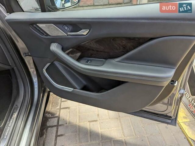 Серый Ягуар I-Pace, объемом двигателя 0 л и пробегом 72 тыс. км за 29499 $, фото 9 на Automoto.ua