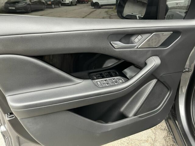 Сірий Ягуар I-Pace, об'ємом двигуна 0 л та пробігом 105 тис. км за 25900 $, фото 7 на Automoto.ua