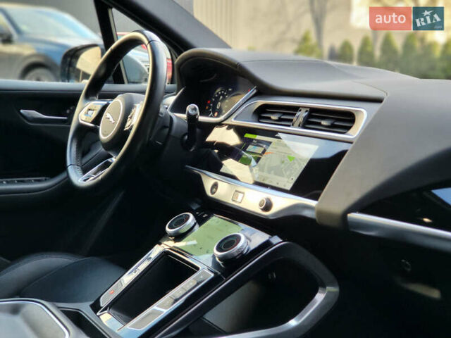 Серый Ягуар I-Pace, объемом двигателя 0 л и пробегом 112 тыс. км за 20900 $, фото 10 на Automoto.ua
