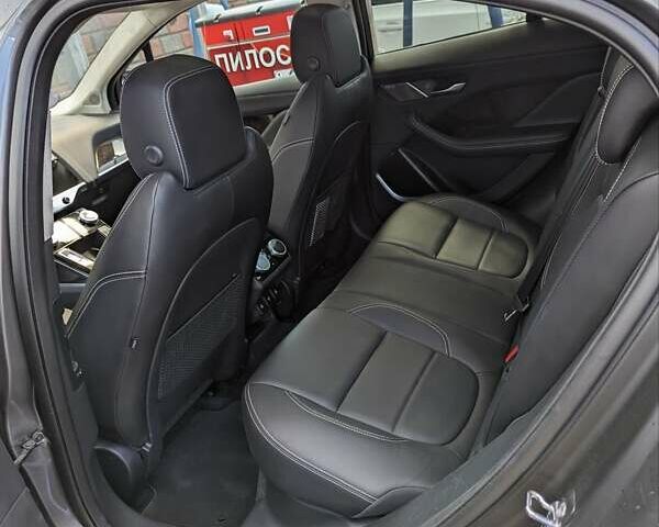 Серый Ягуар I-Pace, объемом двигателя 0 л и пробегом 72 тыс. км за 29499 $, фото 10 на Automoto.ua