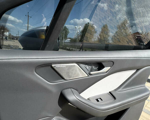 Серый Ягуар I-Pace, объемом двигателя 0 л и пробегом 212 тыс. км за 20500 $, фото 15 на Automoto.ua