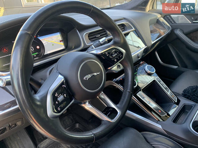 Серый Ягуар I-Pace, объемом двигателя 0 л и пробегом 82 тыс. км за 27300 $, фото 9 на Automoto.ua