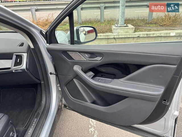Серый Ягуар I-Pace, объемом двигателя 0 л и пробегом 104 тыс. км за 20500 $, фото 14 на Automoto.ua