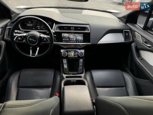 Серый Ягуар I-Pace, объемом двигателя 0 л и пробегом 209 тыс. км за 20900 $, фото 42 на Automoto.ua
