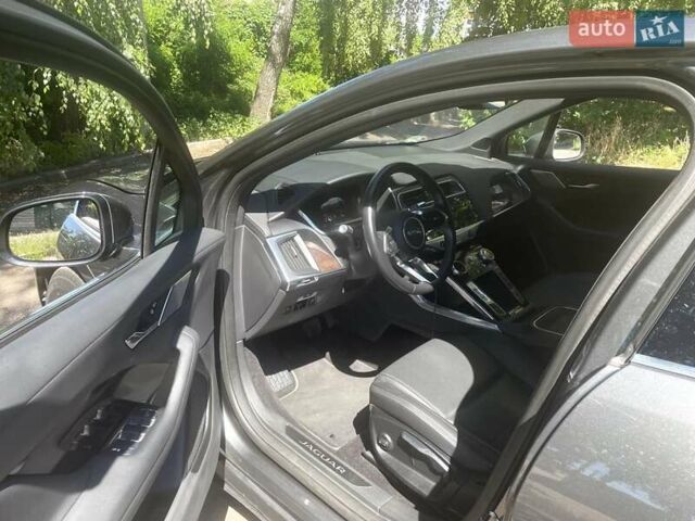 Серый Ягуар I-Pace, объемом двигателя 0 л и пробегом 96 тыс. км за 25000 $, фото 11 на Automoto.ua