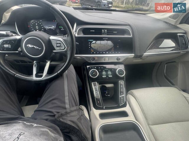Серый Ягуар I-Pace, объемом двигателя 0 л и пробегом 129 тыс. км за 26500 $, фото 103 на Automoto.ua
