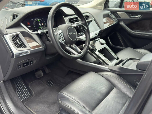 Серый Ягуар I-Pace, объемом двигателя 0 л и пробегом 112 тыс. км за 26500 $, фото 10 на Automoto.ua