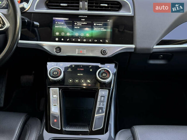 Серый Ягуар I-Pace, объемом двигателя 0 л и пробегом 142 тыс. км за 20900 $, фото 39 на Automoto.ua