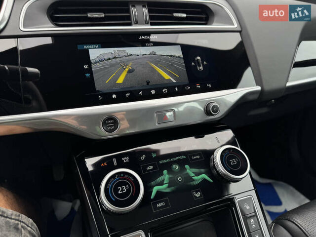 Серый Ягуар I-Pace, объемом двигателя 0 л и пробегом 150 тыс. км за 20900 $, фото 2 на Automoto.ua
