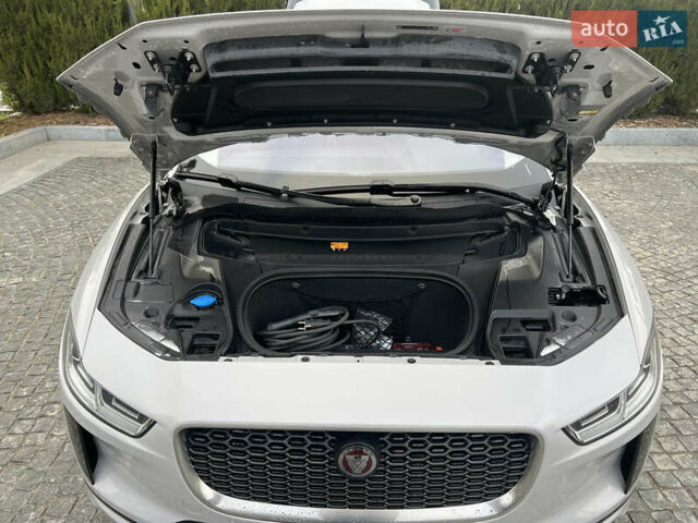 Серый Ягуар I-Pace, объемом двигателя 0 л и пробегом 49 тыс. км за 28300 $, фото 7 на Automoto.ua