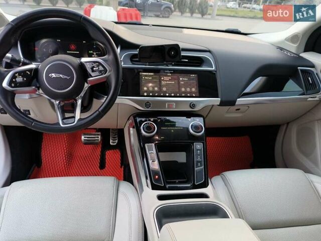 Серый Ягуар I-Pace, объемом двигателя 0 л и пробегом 186 тыс. км за 24000 $, фото 7 на Automoto.ua