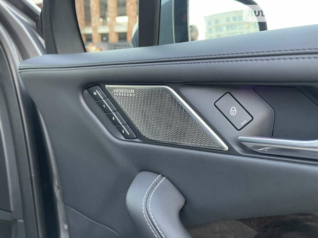 Серый Ягуар I-Pace, объемом двигателя 0 л и пробегом 97 тыс. км за 35000 $, фото 15 на Automoto.ua