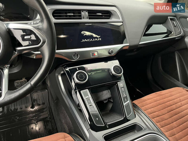 Серый Ягуар I-Pace, объемом двигателя 0 л и пробегом 131 тыс. км за 20950 $, фото 17 на Automoto.ua